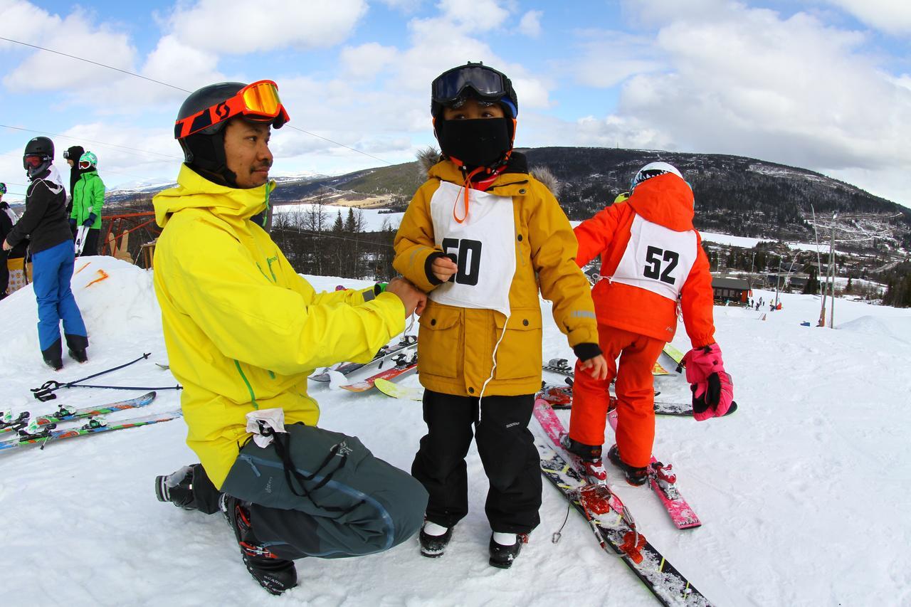 Gomobu Fjellstue 호텔 론 외부 사진